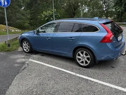 Blå Begagnad 2014 Volvo V60 Momentum Kombi | 130 000 kr (Marknadspris)