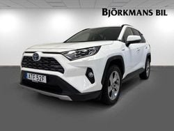 Vit Begagnad 2020 Toyota RAV4 Hybrid Executive SUV | 309 900 kr (Marknadspris)