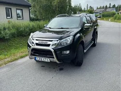 Svart Begagnad 2015 Isuzu D-Max Pickup | 159 900 kr (Superpris)