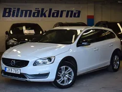 Vit Begagnad 2015 Volvo V60 CC Momentum Kombi | 122 500 kr (Dyr)