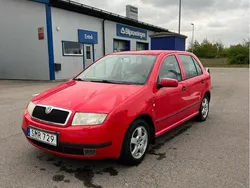 Röd Begagnad 2001 Skoda Fabia Halvkombi | 10 000 kr (Bra pris)