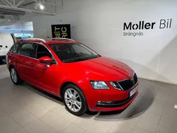 Röd (corrida red) Begagnad 2018 Skoda Octavia Style Kombi | 139 900 kr (Marknadspris)