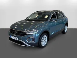 Mörkblå Begagnad 2022 VW T-Roc SUV | 269 900 kr (Marknadspris)