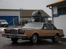 Flerfärgad Begagnad 1983 Lincoln Continental Sportkupé | 149 000 kr