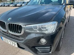 Svart metallic Begagnad 2017 BMW X4 Sport Line SUV | 245 000 kr (Marknadspris)