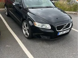Svart Begagnad 2008 Volvo V50 Momentum Kombi | 33 500 kr (Marknadspris)