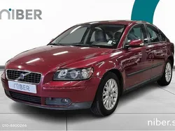 Röd Begagnad 2004 Volvo S40 Kinetic Sedan | 44 900 kr (Marknadspris)