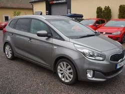 Grå Begagnad 2016 Kia Carens Minibuss | 99 900 kr (Marknadspris)