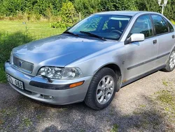 Grå Begagnad 2001 Volvo S40 Sedan | 14 000 kr (Bra pris)