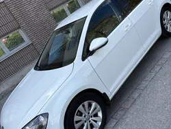 Vit Begagnad 2016 VW Golf VII Halvkombi | 129 000 kr (Marknadspris)