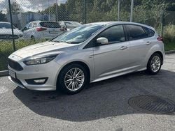 Grå Begagnad 2017 Ford Focus ST-Line Halvkombi | 95 000 kr (Marknadspris)