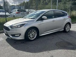 Grå Begagnad 2017 Ford Focus ST-Line Halvkombi | 100 000 kr (Lite dyr)