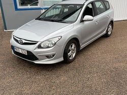 Silver (silver metallic) Begagnad 2011 Hyundai i30 Kombi | 36 000 kr (Bra pris)
