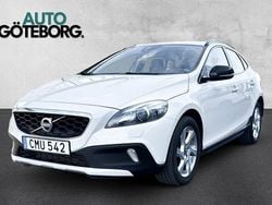 Vit Begagnad 2014 Volvo V40 CC Summum Kombi | 179 900 kr (Marknadspris)