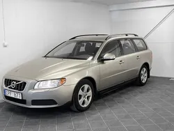 Ljusbrun Begagnad 2010 Volvo V70 SE Kombi | 49 700 kr (Marknadspris)