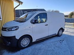 Vit Begagnad 2017 Toyota Proace Van | 90 000 kr (Marknadspris)
