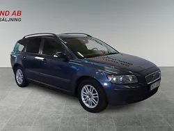 Blå Begagnad 2005 Volvo V50 Momentum Kombi | 44 900 kr (Dyr)