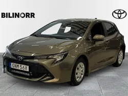 Grön Begagnad 2020 Toyota Corolla Hybrid Life Halvkombi | 219 900 kr (Marknadspris)