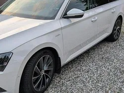 Vit Begagnad 2017 Skoda Superb LAURIN & KLEMENT Kombi | 145 000 kr (Bra pris)
