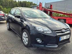 Svart Begagnad 2012 Ford Focus Titanium Kombi | 44 900 kr (Marknadspris)