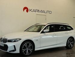 Vit Begagnad 2023 BMW 330 M Sport Kombi | 408 900 kr
