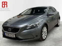 Grå Begagnad 2015 Volvo V40 Momentum Kombi | 129 900 kr (Marknadspris)