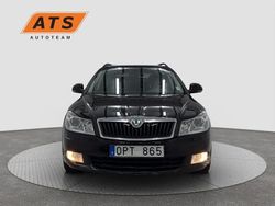 Svart Begagnad 2012 Skoda Octavia Elegance Kombi | 49 900 kr (Bra pris)