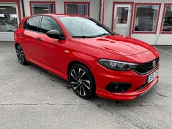 Röd Begagnad 2019 Fiat Tipo Sport Halvkombi | 159 900 kr (Dyr)