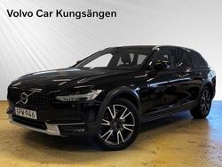 Svart Begagnad 2018 Volvo V90 CC Pro Kombi | 329 900 kr (Marknadspris)