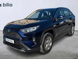 Blå Begagnad 2022 Toyota RAV4 Hybrid Active SUV | 369 900 kr (Marknadspris)