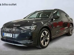 Mörkgrå Begagnad 2022 Audi e-tron Sportback SUV | 439 000 kr (Bra pris)