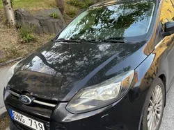 Svart Begagnad 2011 Ford Focus Titanium Halvkombi | 31 900 kr (Marknadspris)
