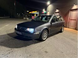 Grå Begagnad 2004 Volvo V40 Kombi | 24 900 kr (Lite dyr)
