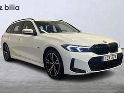 Vit Begagnad 2023 BMW 330 M Sport Kombi | 409 000 kr