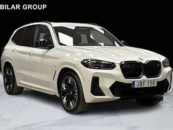 Vit Begagnad 2024 BMW iX3 Shadowline SUV | 629 000 kr (Marknadspris)