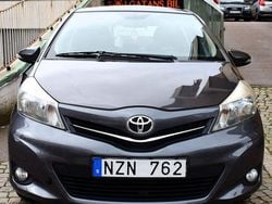 Mörkgrå (grå) Begagnad 2014 Toyota Yaris Active Halvkombi | 55 800 kr (Bra pris)