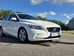 Vit Begagnad 2015 Volvo V40 Kombi | 102 000 kr (Bra pris)