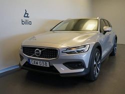 Silver Begagnad 2023 Volvo V60 CC Plus Kombi | 469 500 kr (Dyr)