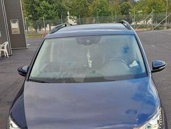 Blå Begagnad 2015 VW Touran Minibuss | 142 000 kr (Dyr)