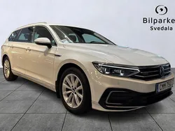 Vit Begagnad 2022 VW Passat GTE Kombi | 199 990 kr (Marknadspris)