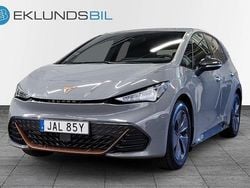 Ljusgrå Begagnad 2023 Cupra Born Halvkombi | 269 900 kr (Lite dyr)