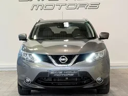 Grå Begagnad 2015 Nissan Qashqai SUV | 144 900 kr (Lite dyr)
