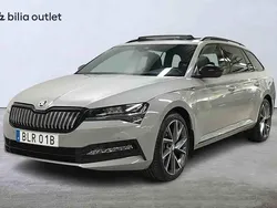 Grå Begagnad 2023 Skoda Superb Kombi | 399 900 kr