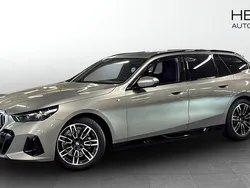 Grå (silver) Begagnad 2025 BMW 520 M Sport Kombi | 593 700 kr (Lite dyr)