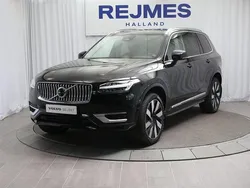 Svart Begagnad 2023 Volvo XC90 Plus SUV | 729 500 kr (Marknadspris)