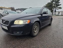 Svart Begagnad 2010 Volvo V50 Momentum Kombi | 24 900 kr (Marknadspris)