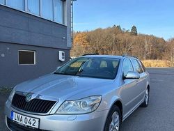 Silver Begagnad 2011 Skoda Octavia Elegance Kombi | 34 900 kr (Bra pris)