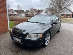 Grön Begagnad 2005 Volvo S60 Sedan | 59 000 kr (Dyr)