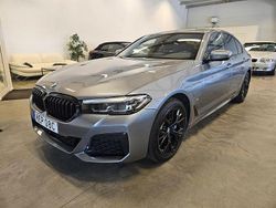 Blå Begagnad 2021 BMW 530e M Sport Sedan | 369 900 kr (Marknadspris)