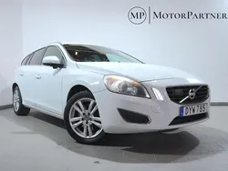 Vit Begagnad 2012 Volvo V60 Summum Kombi | 79 900 kr (Bra pris)